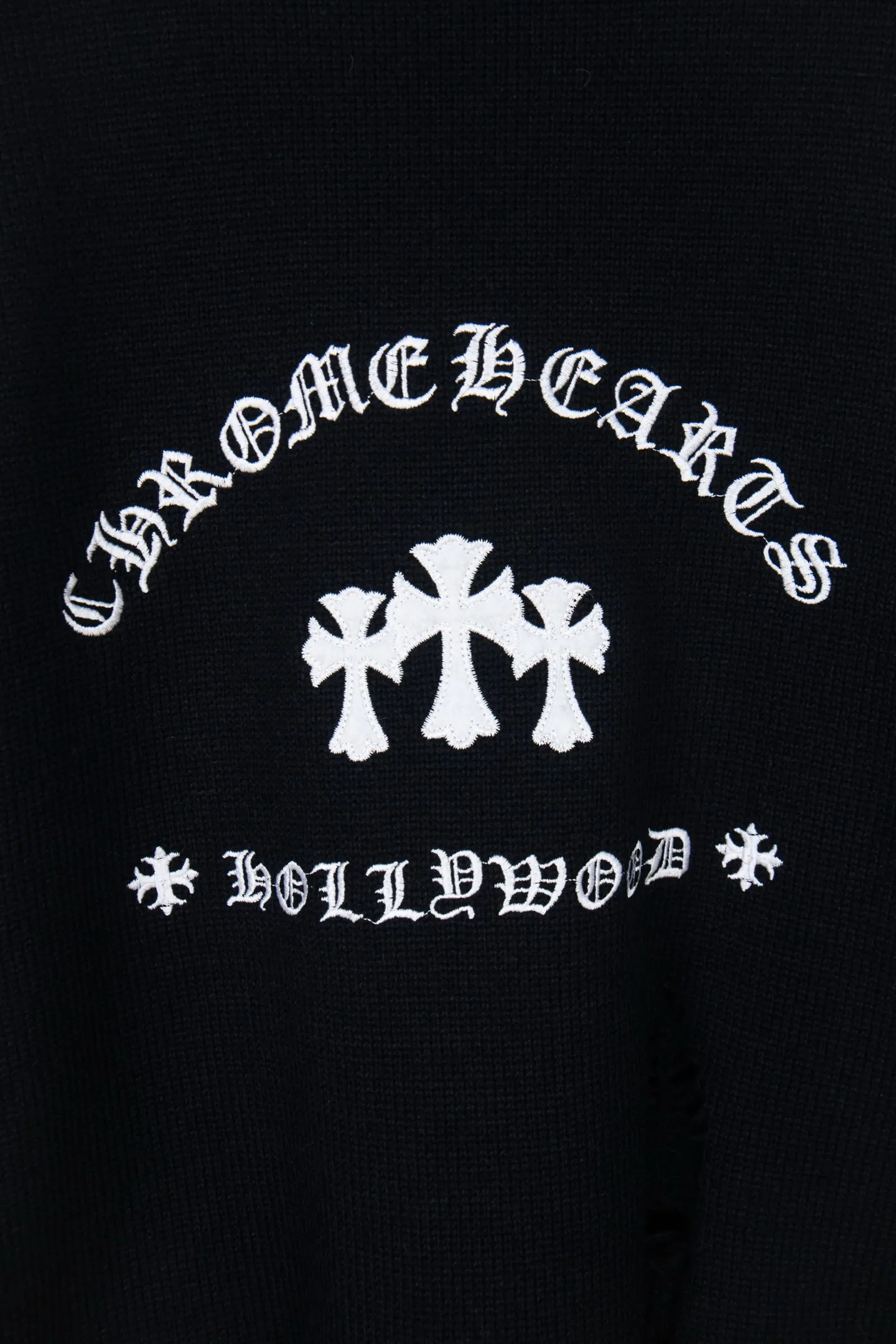 P250 Chrome Hearts CH Chrome Hearts Patch Cross Hole Knitted Sweater Pullover. The popular style is the same for men and women. It is matched with black and white. It looks good in real life. It looks good on the upper body. It looks good in daily wear. It is even more photogenic. It’s hard not to buy it. Buy it for me!!! Believe me, no one can refuse such a machine-length Chrome Hearts jacket. It has expanded the version based on the old version. The upper body is loose and stylish. The casual design of the hem is expanded to make fat people slim down to the extreme. Slim people are limited to high-end and high-end. 10,000 yuan ZP printing. 1:1 perfect restoration. Looks good when worn alone. Both men and women can control it easily. If you care more about quality, you must also respect the price. It is completely different from the thin see-through bottoms that pill when worn. If the style makes you shine at a glance, then quality is what you should pay more attention to. Compared with price, what we focus on is quality. Customers who have received my products know all about it. ️️️ Sweaters on the market are generally made of bract yarn. We use modal. Compared with core-spun yarn, the advantages are very intuitive: high cost, high price, high density, relatively expensive for developers, allowing us to make a lot less money. In addition, the upper body is delicate, anti-pilling, and high-end. We are conscientious sellers. Quality determines the upper body effect. No matter how bad the quality, the best style is still the temperament of the urban-rural fringe. We only do long-term business. Quality determines character. Take it back and wear it with confidence and wash it. The quality of the pattern will definitely make your eyes shine. We only make the right version of high quality. We make high-end hard goods. Reject junk goods and reject fast food. Conscientious quality and conscientious price. You deserve it!  Color: Black White Gray Red Size: S M L